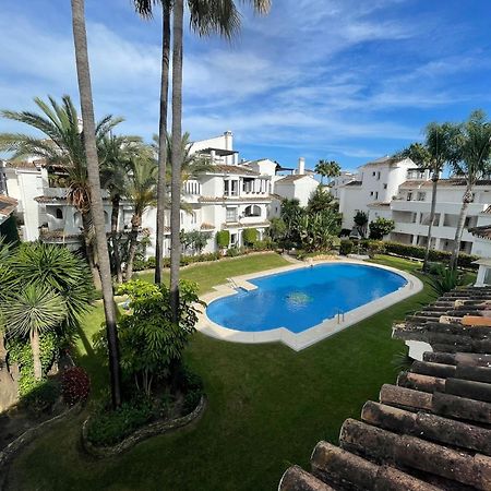 Apartamentos Naranjos Del Sol Marbella Esterno foto