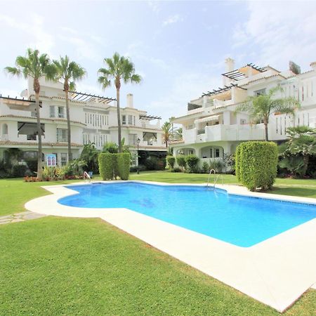 Apartamentos Naranjos Del Sol Marbella Esterno foto