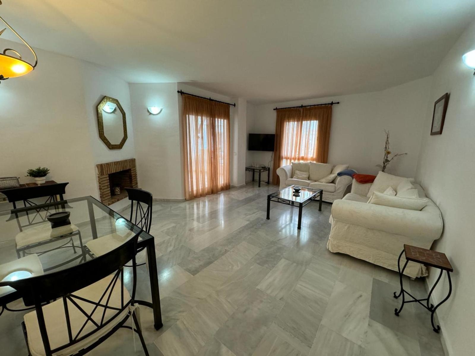 Apartamentos Naranjos Del Sol Marbella Esterno foto