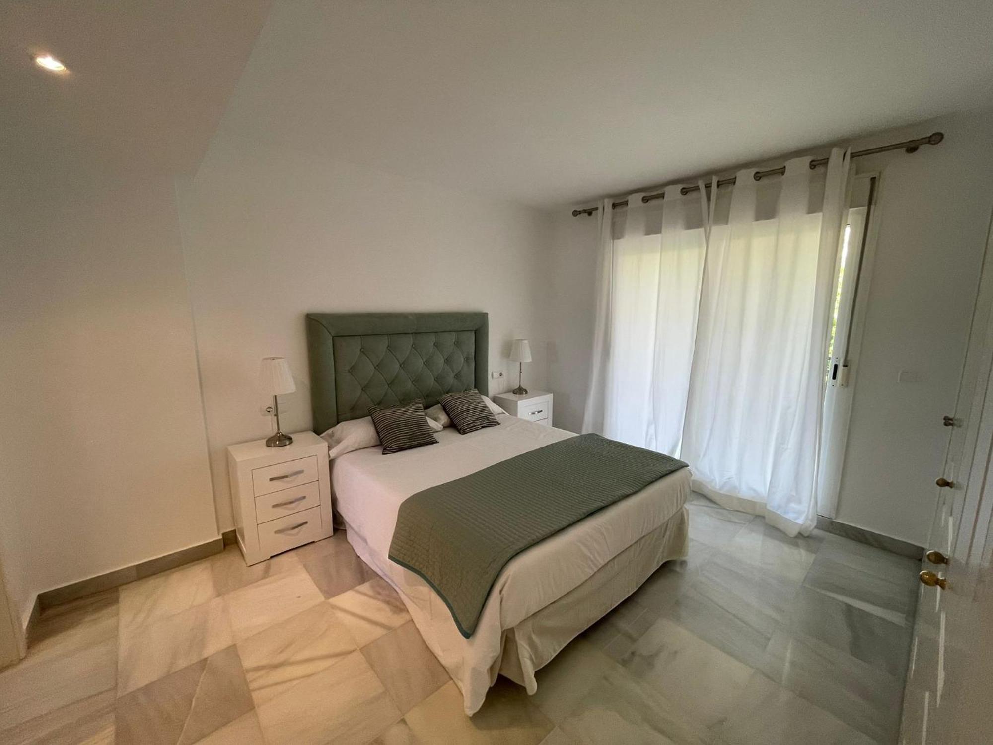 Apartamentos Naranjos Del Sol Marbella Esterno foto