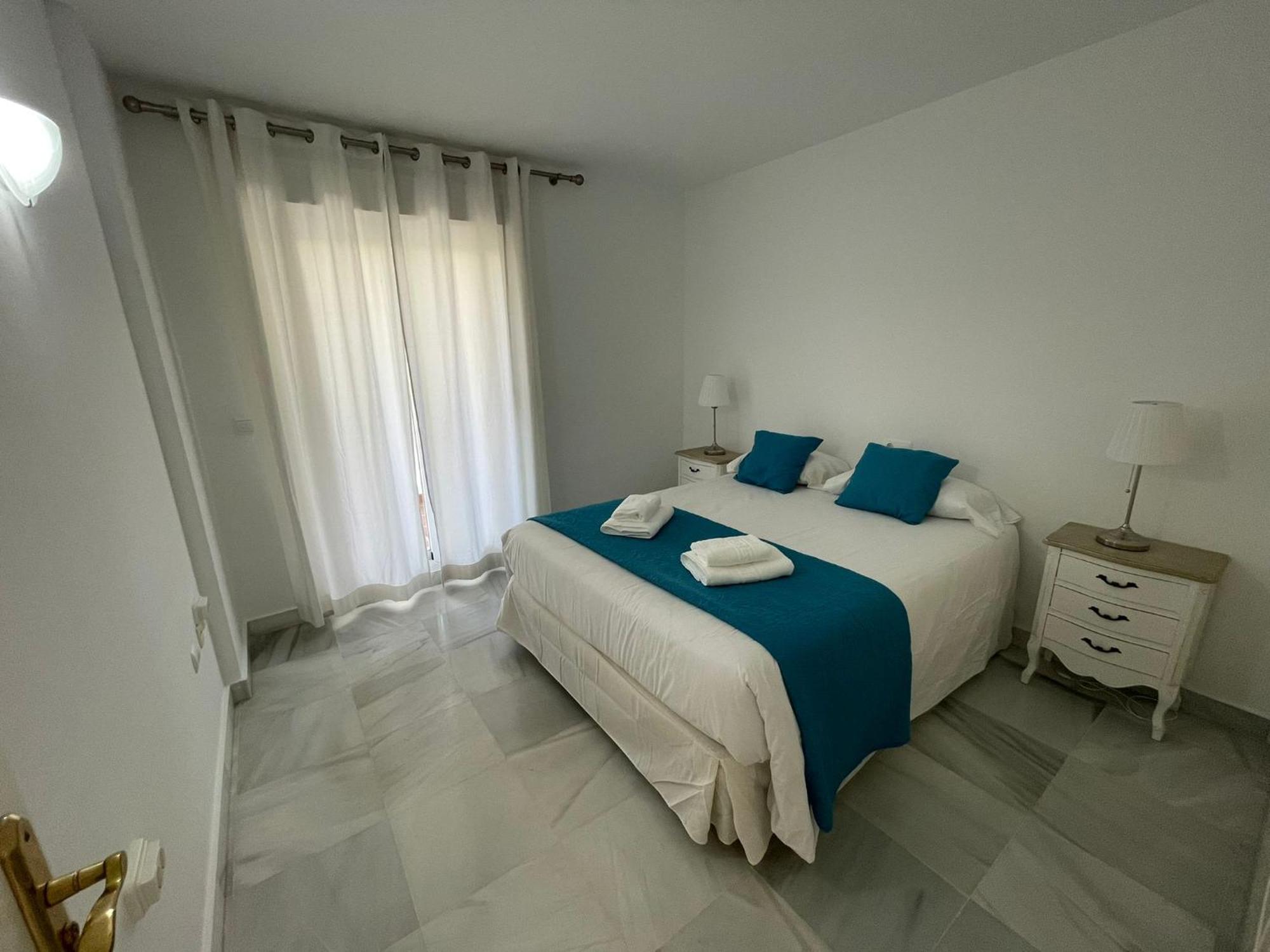 Apartamentos Naranjos Del Sol Marbella Esterno foto