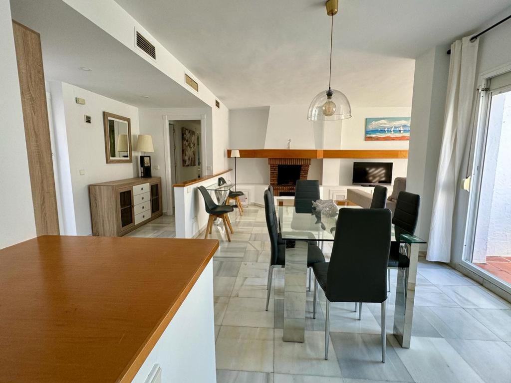 Apartamentos Naranjos Del Sol Marbella Esterno foto