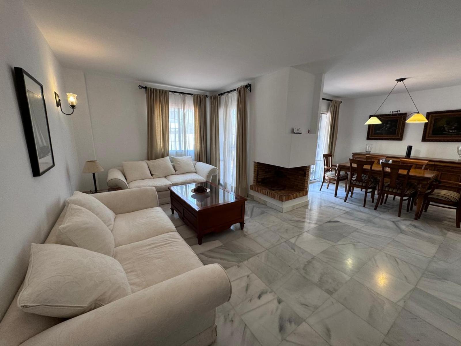 Apartamentos Naranjos Del Sol Marbella Esterno foto