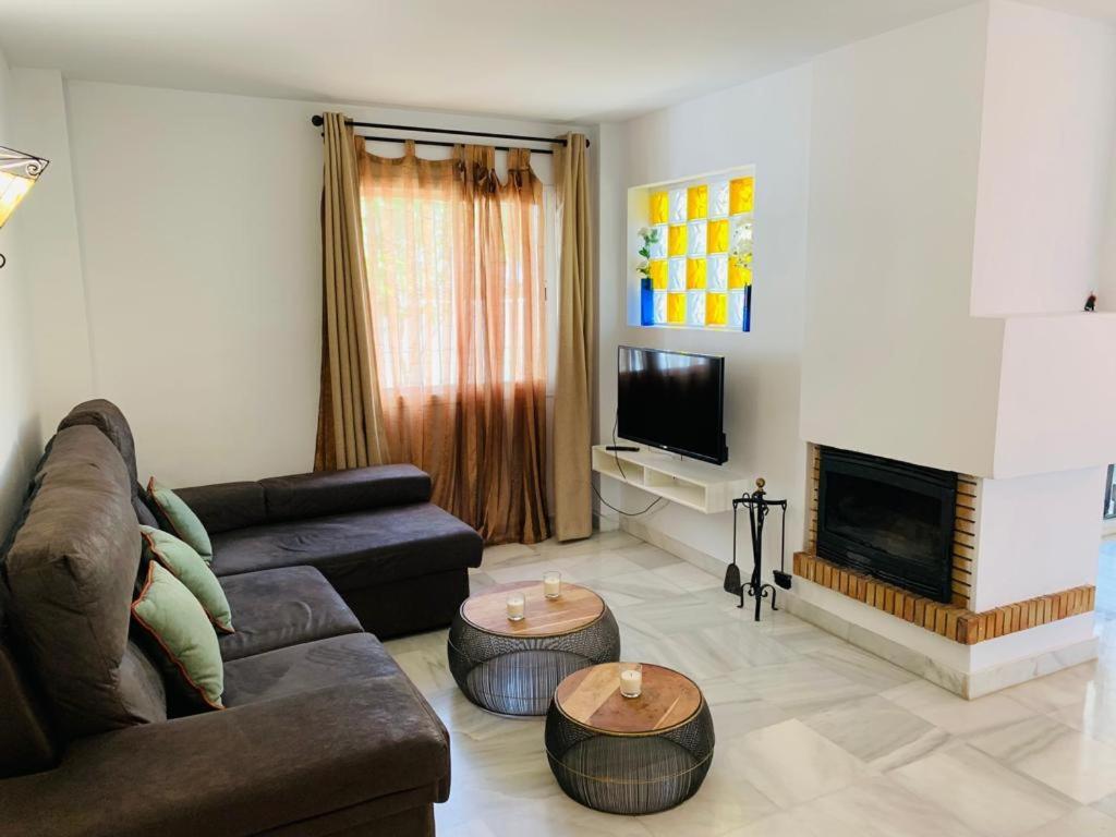Apartamentos Naranjos Del Sol Marbella Esterno foto