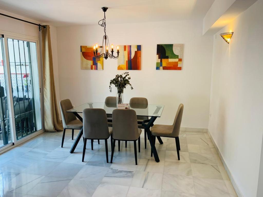 Apartamentos Naranjos Del Sol Marbella Esterno foto