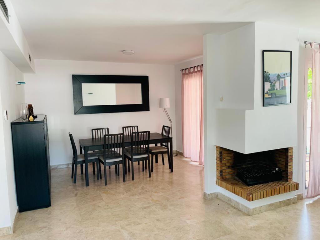 Apartamentos Naranjos Del Sol Marbella Esterno foto