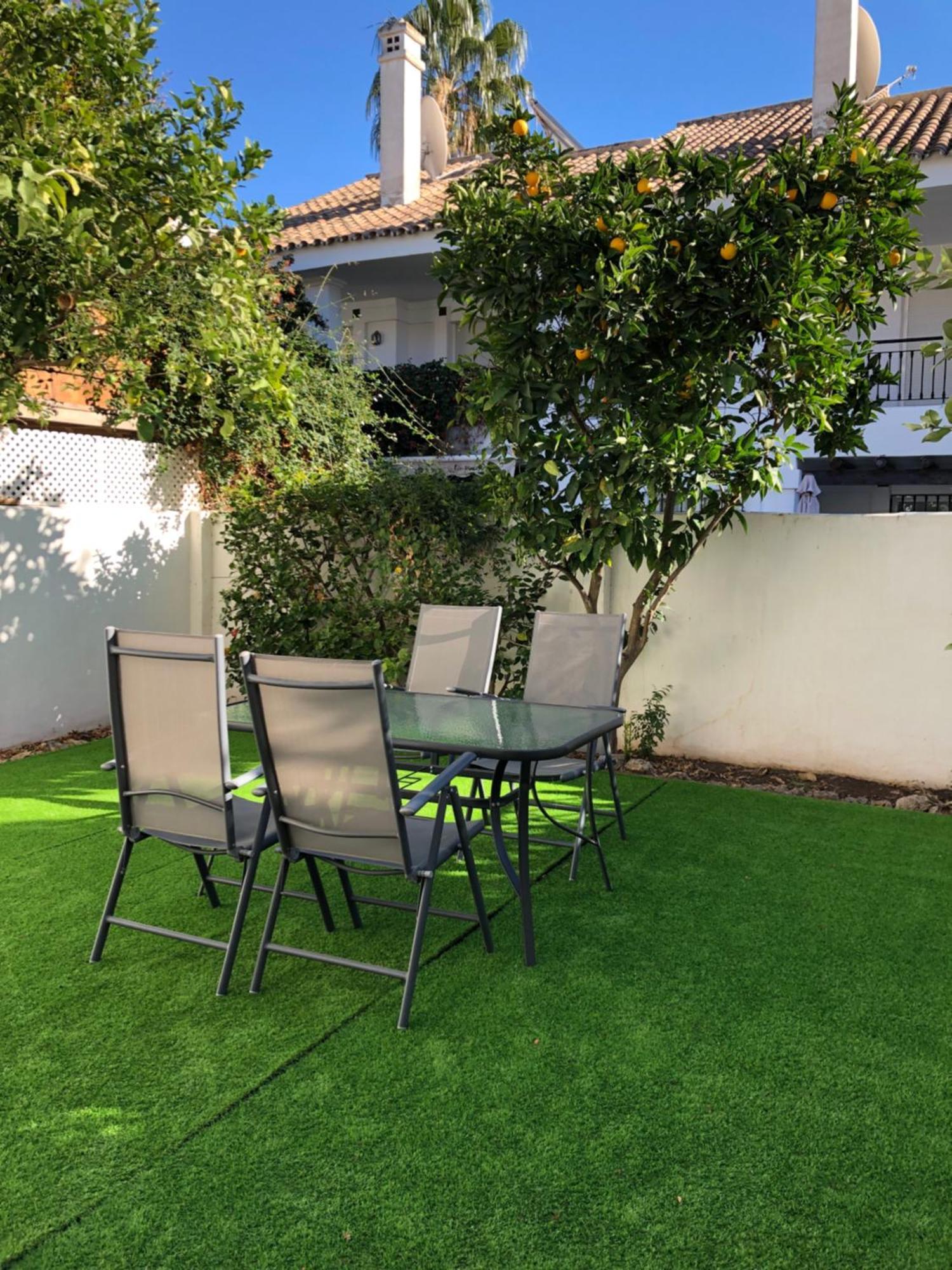 Apartamentos Naranjos Del Sol Marbella Esterno foto