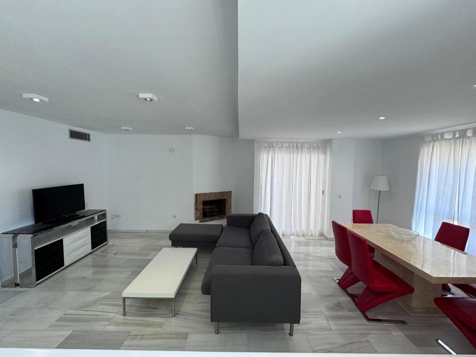 Apartamentos Naranjos Del Sol Marbella Esterno foto