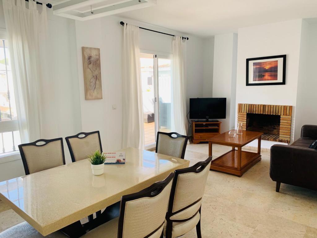 Apartamentos Naranjos Del Sol Marbella Esterno foto