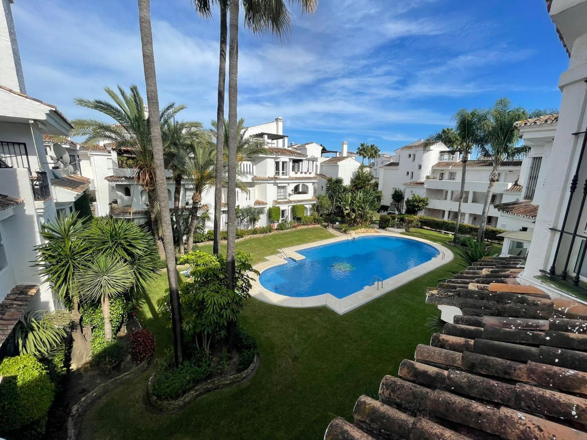 Apartamentos Naranjos Del Sol Marbella Esterno foto
